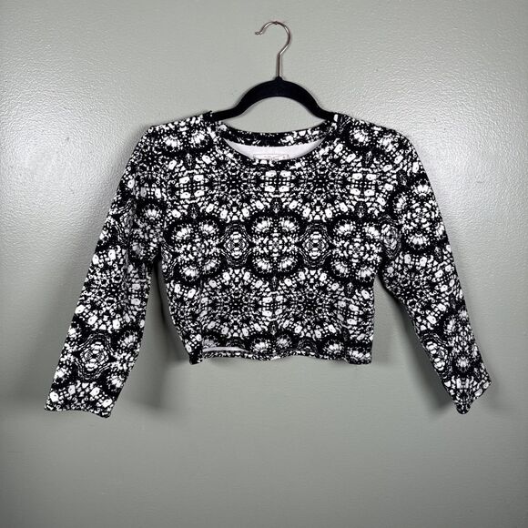 Abercrombie & Fitch‎ Abstract Pattern Crop Top Size Medium - Picture 1 of 7
